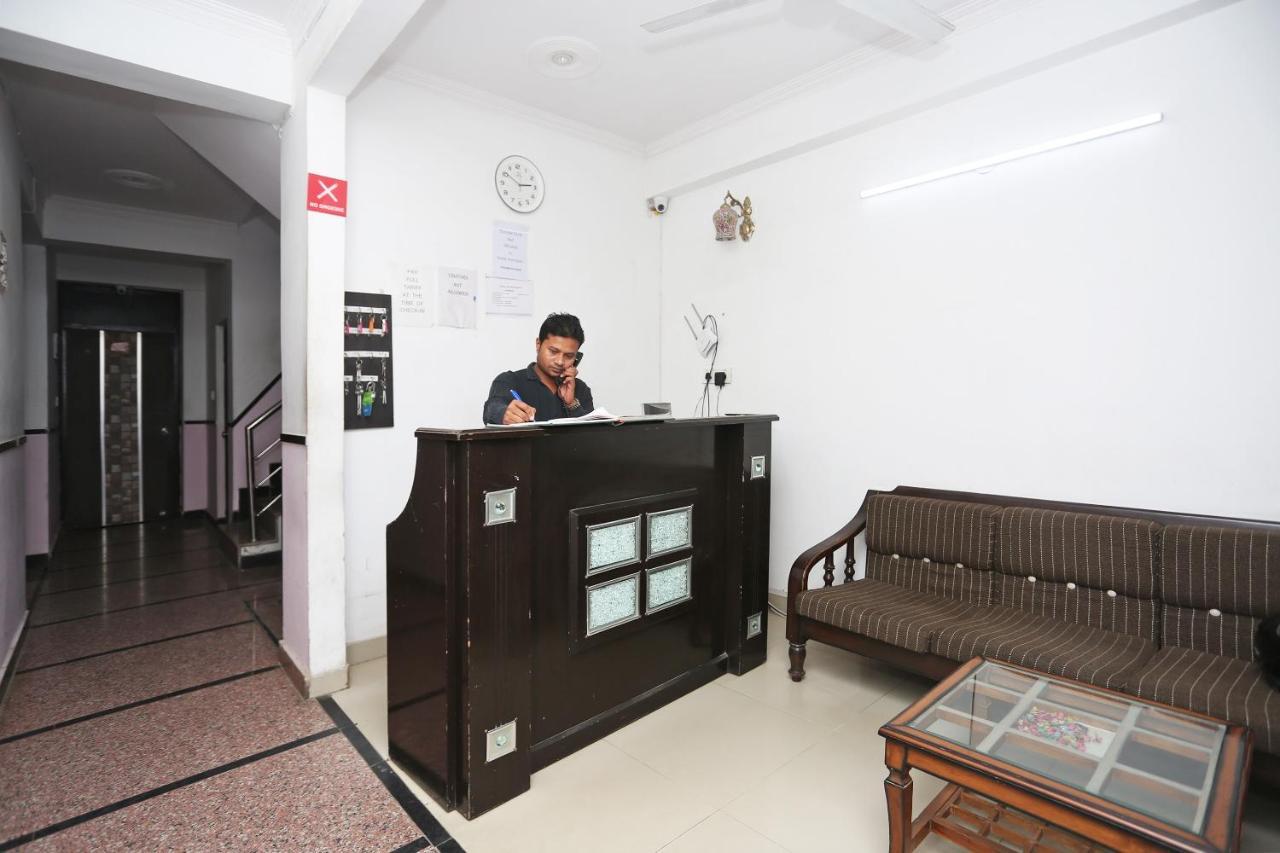 OYO 8253 Golden Heights Hotel New Delhi Buitenkant foto