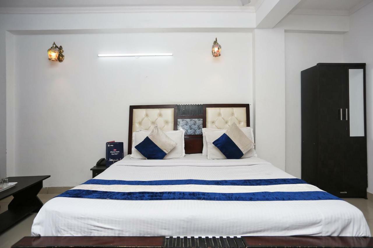 OYO 8253 Golden Heights Hotel New Delhi Buitenkant foto